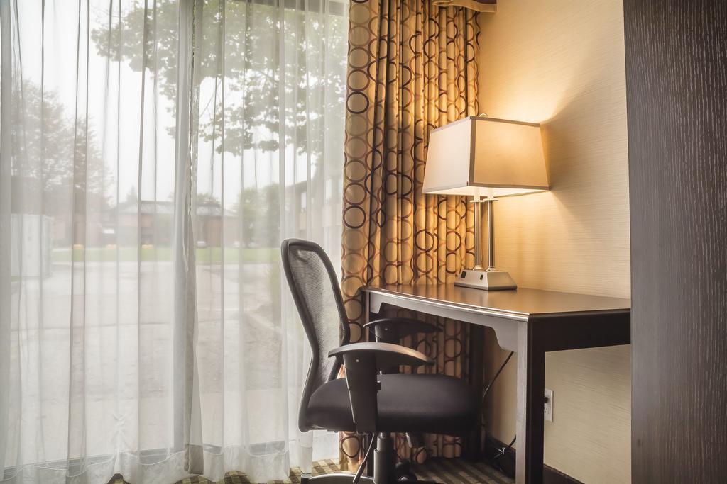 Comfort Inn Chatham-Kent Exterior photo