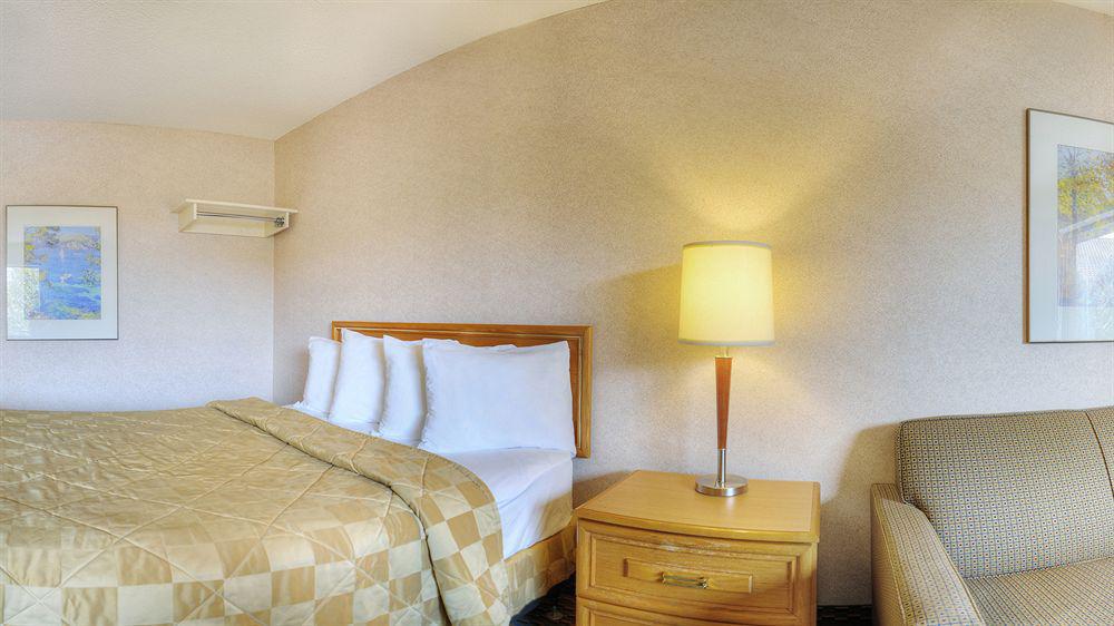 Comfort Inn Chatham-Kent Exterior photo